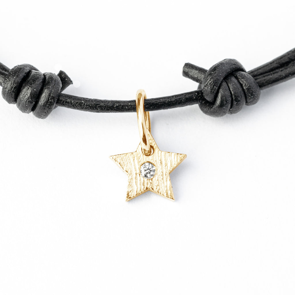 My Star, 18 kt. Gold, matte finish, with white diamond