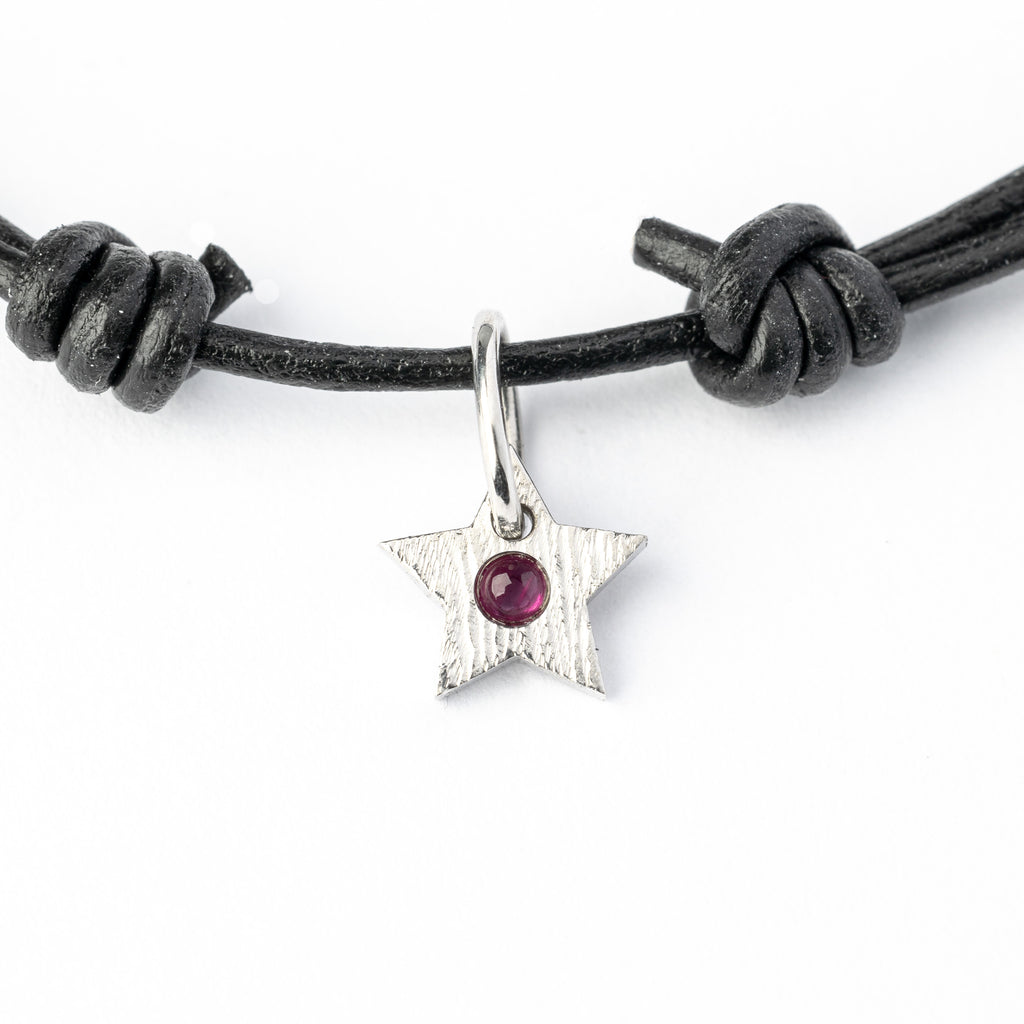 My Star, mat finished m. Greenlandic ruby